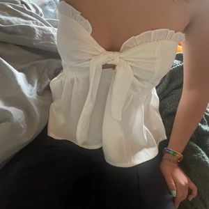 Topp  - Topp ifrån shein, köpt för 2 år sen, aldrig använd. Storlek S 