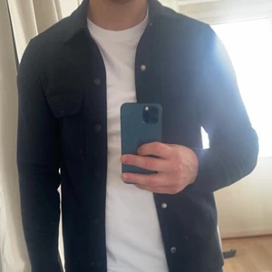 Skjortjacka från HM Stl XS - ”Tjocktröja” material