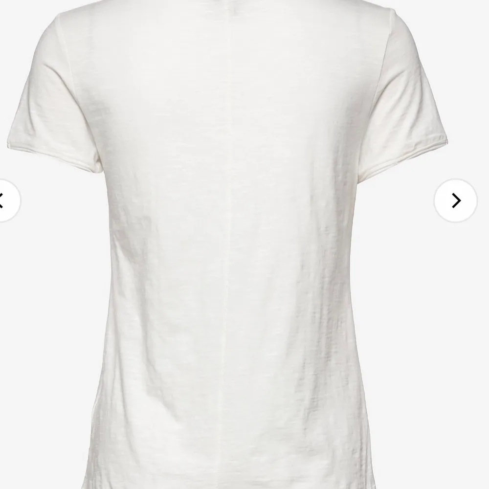 Ny skick* casual T-shirt med färgen ”off white”. T-shirts.