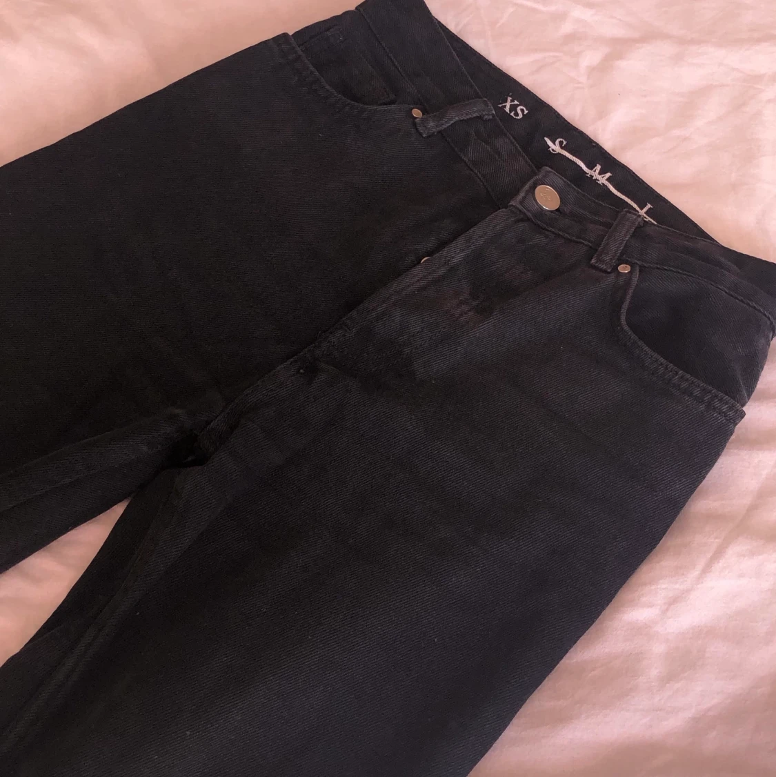 Svarta jeans storlek xs