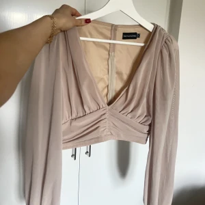 Fest topp - Oanvänd beige festtopp