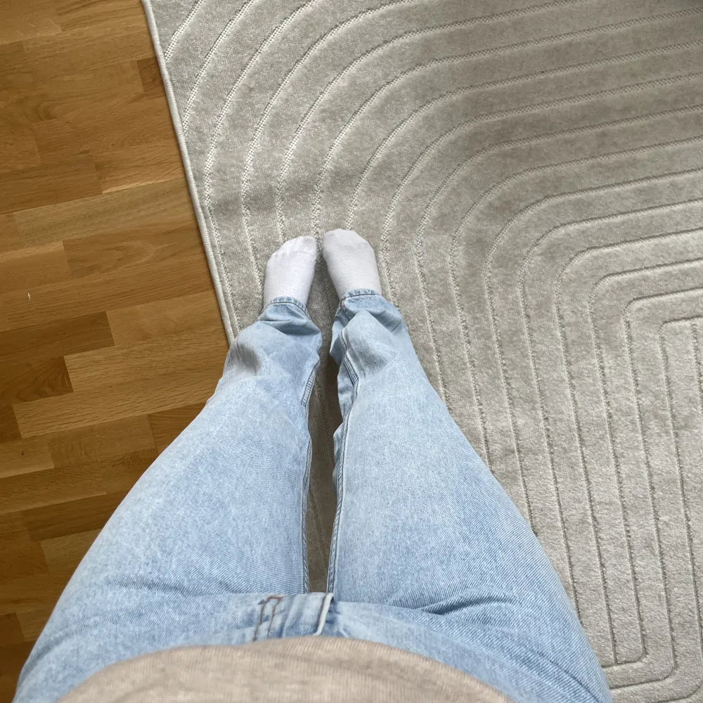 Lågmidjade jeans från monki i storlek 25. Säljer för dom inte kommer till användning längre. Bara att höra av dig om du har frågor eller vidare. 🫶🏻. Jeans & Byxor.