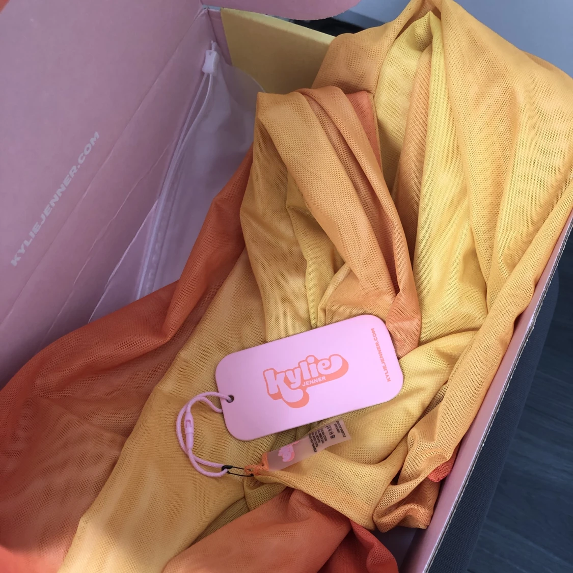 Kylie Jenner sarong -oanvänd  - 91