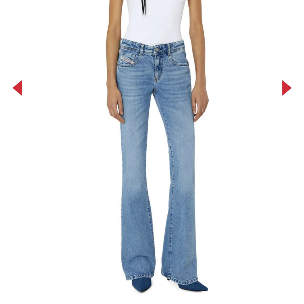 Säljer mina lågmidjade snygga disel jeans i st 36. Byter gärna mot ett par andra Jeans elller ett par större disel jeans ❤️. Jeans & Byxor.