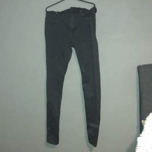 Svarta jeans, storlek XL, typ nya 