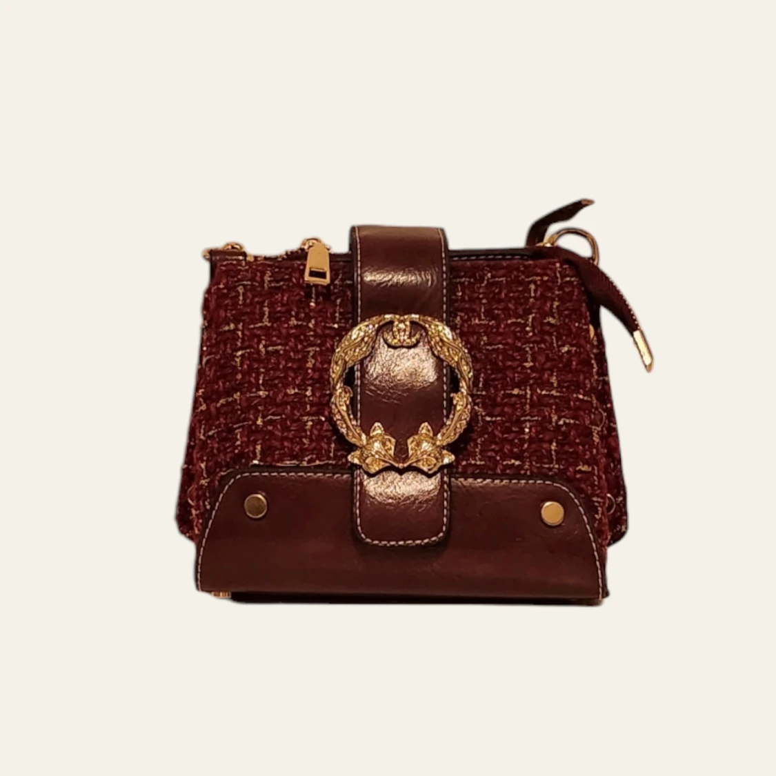 Elegant rad underarms bag