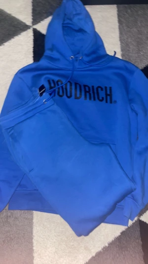 Hoodrich Set  - Inga fläckar  Bra kvalitet  Storlek M på båda 