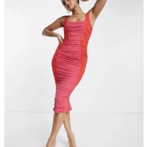 Klänning från asos  - Säljer min klänning då den har blivit för stor för mig. Köpt i somras o använd endast en gång