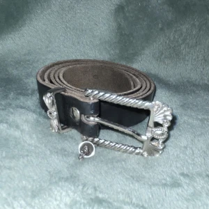 Gulligt skärp - Gulligt skärp med fina detaljer säljes. 30kr eller bud.