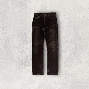 Levi’s 501 Jeans - 00`s - Waist: 74 cm, length: 108 cm. If you are interested in the item please DM first. 