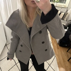 Grå kappa - Så fin grå kappa från hm💗 