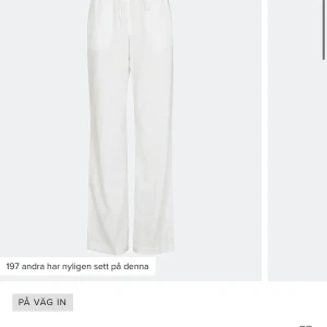 Linnebyxor  - Säljer dom hära jätte snygga linnebyxor som är långa och jätte bra höjd i midjan💗knappt använda 