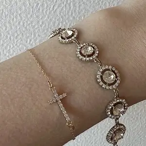 Armband från Lily&rose med swarowski kristaller! Nypris är 1000 kr & jag säljer för 350 kr💕 sparsamt använt! SILVER DETALJER!🥳🥳