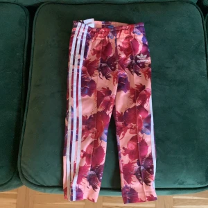 Barn adidas dress - Fin adidas dress som ny 