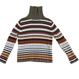 Gullig randig tröja  - Superfin skön randig tjocktröja med polokrage, storlek S, passar även en M. 💌🎐