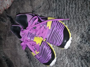 Träningsskor rebook - Träningsskor från rebook. Använda 2 ggr. Jättefint skick