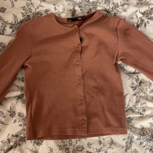 Tröja - Säljer nu denna tröjan från lager 157 i Storlien xs 