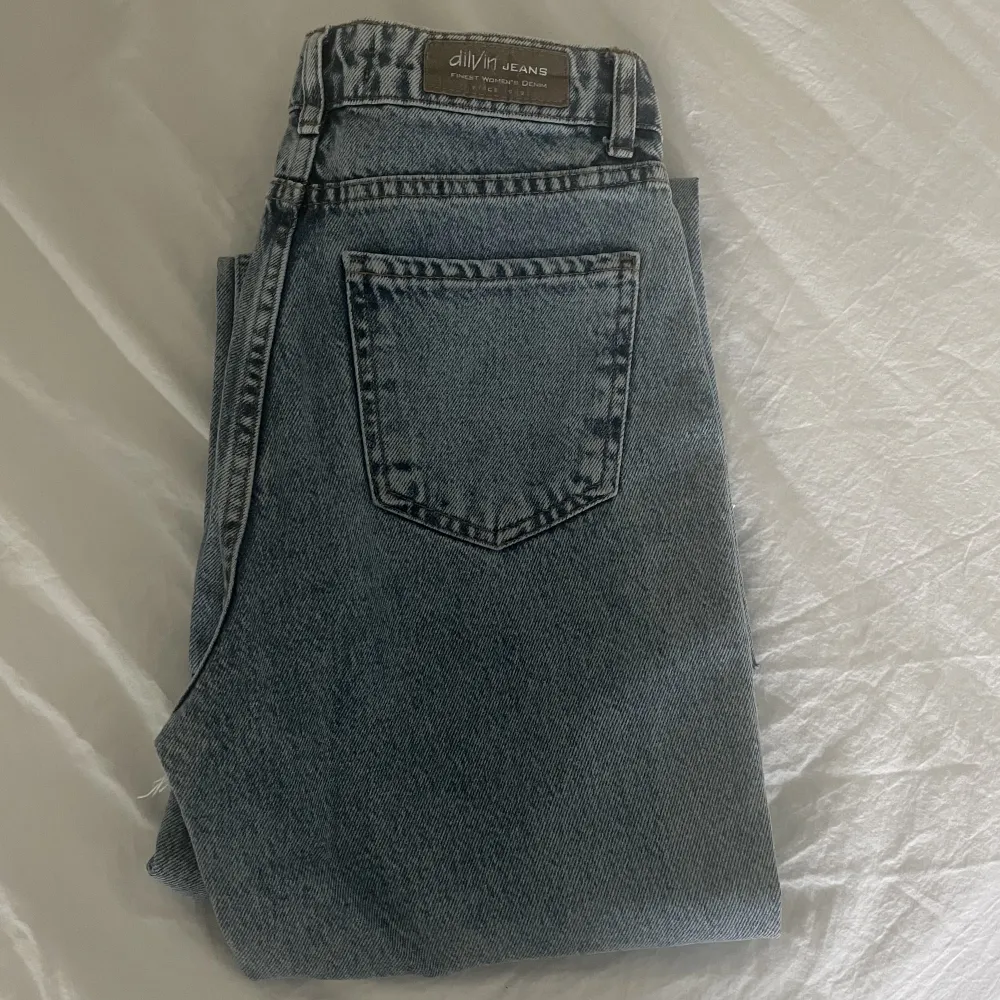 Jeans från chiquelle💕 Knappt använda så i väldigt bra skick ☺️  Storlek: 36 (normal i storleken)  Nypris:500kr. Jeans & Byxor.