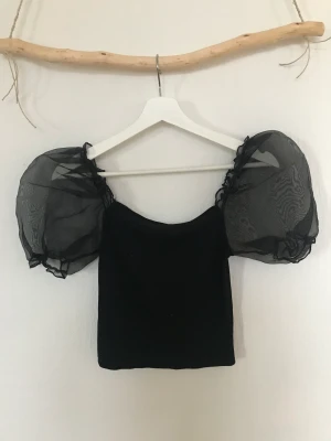 Puffärm topp - En topp med puffärm från New Look🌟