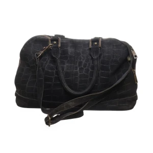  Väska - Svart Mellan stor väska med jätte fint mönster. Innuti finns fickor och dragkedja bra för förvaring. 