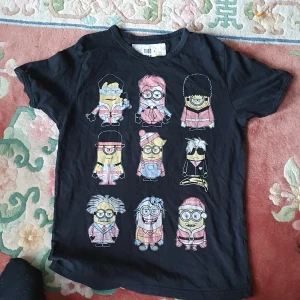 Unik t.shirt  - Passar tll allt