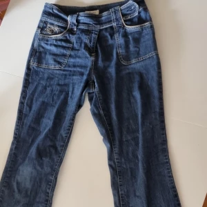 Byxor - Super bekväma baggy byxor Lite low waisted och passar 36 och 38 