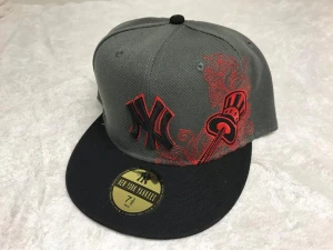 NY broderi Kepsar  - Vuxen stlk  99kr/st  Frakt 49kr