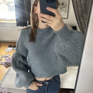 Stockade Zaratröja - Fin blå och silver stickad tröja från zara. Aldrig använd eftersom jag inte trivs o färgen. 