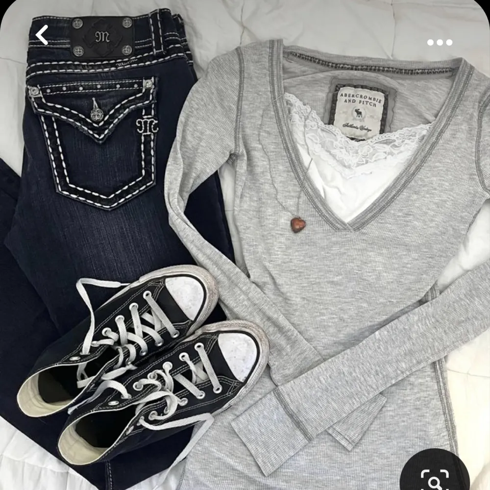 Söker såna kläder typ eller sån stil!!! Så skriv gärna om du har något åt de hållet. Jeans & Byxor.