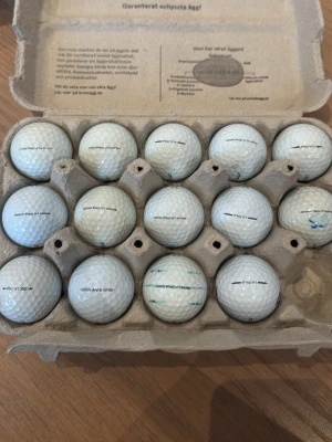 Golfbollar Titleist Pro V1 och Pro V1X - Säljer ett 14st  vita golfbollar av modellen Titleist Pro V1, och Pro V1X i A/B klass 