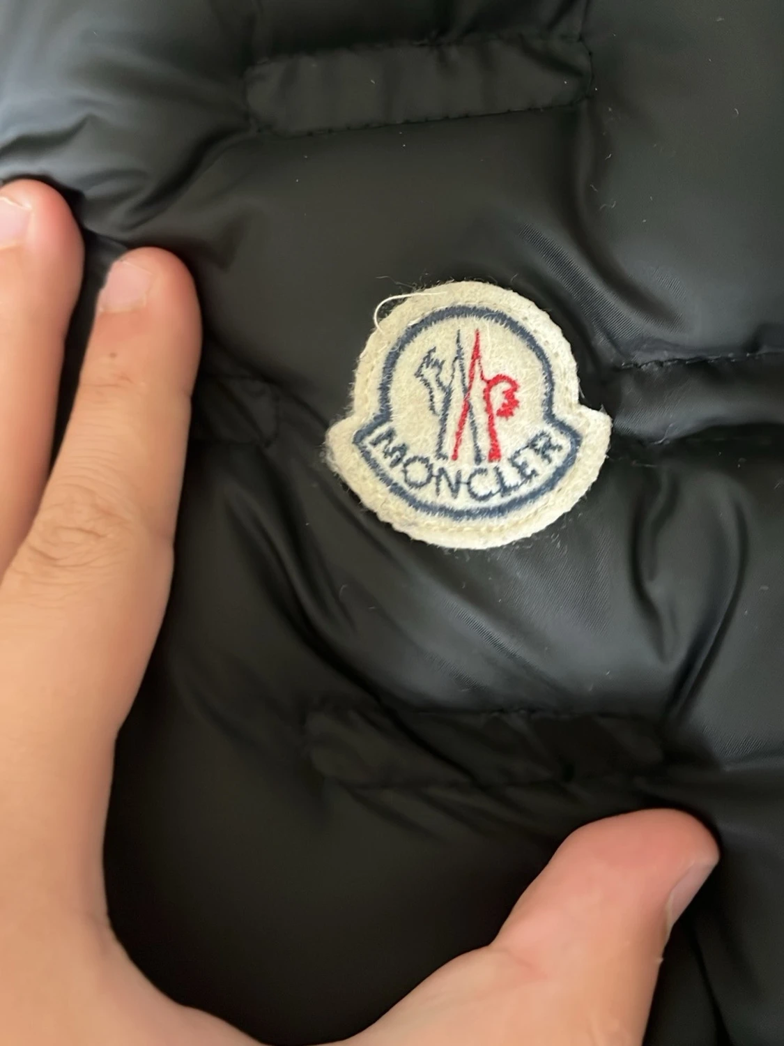 Svart dunväst från Moncler - 1