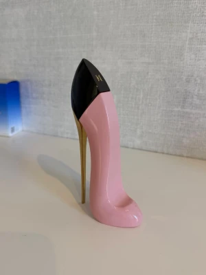 Parfym - Viral och internet älskad parfym från Carolina Herrera ”Good Girl Blush”. Parfymen är i 30 ml. Pris går att diskuteras 😊