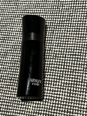 Armani Code parfym - Om du kanske samlar parfymer kan du köpa en tom flaska Armani code av mig 