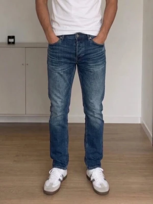 Snygga jack and jones jeans  - Fint skick! W30 L32 Hör av dig vid frågor! 