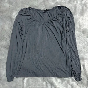 Mörkgrå långärmad topp H&M