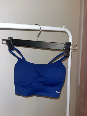 Dfyne dynamic - Säljer mitt Dfyne set i Dynamic modellen, färg enchanted blue. Storlek S i sport bh-n och M i shortsen. I princip oanvända då modellen inte var min typ. Går att köpa delarna separat, skriv privat isf💞bara att höra av sig vid funderingar