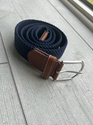 Skärp  - Säljer nu detta skärp för det inte används längre. Ett skärp från Jack & Jones.