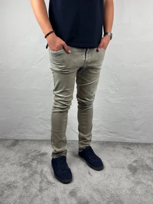 Replay jeans  - Ett par riktigt snygga jeans från Replay i storlek W32 L32 i modellen Mirfak