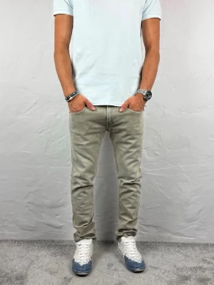 Replay jeans  - Ett par riktigt snygga jeans från Replay i storlek W30 L30 i modellen Anbbas 