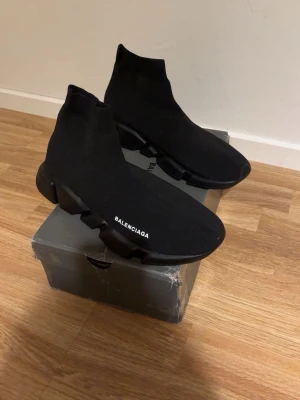 Balenci skor - Fina balenci skor som är helt nya i storlek 44 passar till alla outfits, lådan är sönder men skorna är jätte bra skick