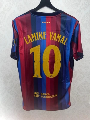 Lamine Yamal tröja 26/27  - Lamine Yamal FC Barcelona tröja från 26/27 säsongen                                                                          Storlek M 