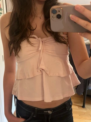 Rosa topp från Gina! - Säljer en jättesöt ljusrosa ärmlös topp från Gina tricot som inte längre kommer till användning❤️