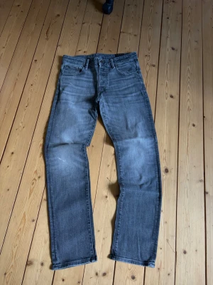 Jeans - Jack and Jones jeans i bra skick! Kom gärna med frågor!