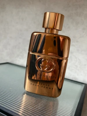Gucci: Guilty Intense - 30ml med 80% kvar