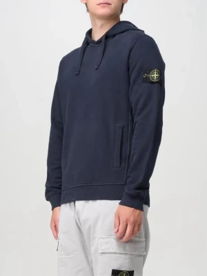 Mörkblå hoodie från Stone Island - Snygg mörkblå hoodie från Stone Island med klassisk huva och dragsko. Tröjan har en ficka framtill och den ikoniska logotypen på vänster ärm. Perfekt för en avslappnad och trendig stil. Pris kan såklart diskuteras🌟👑
