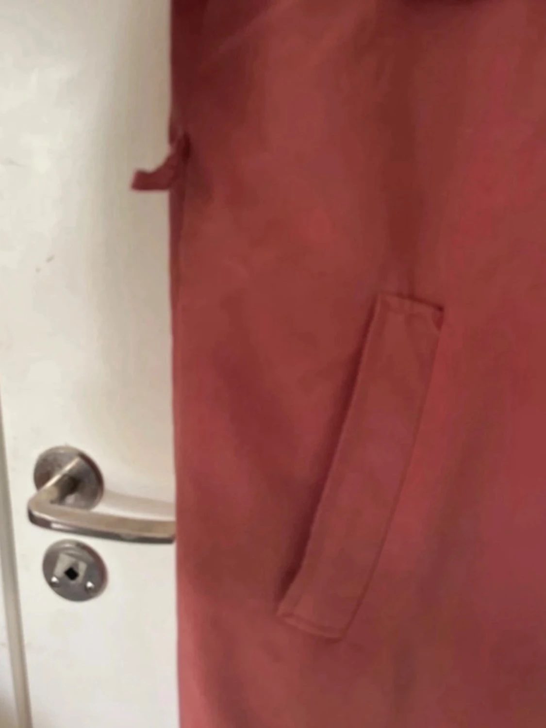 Rosa trenchcoat från Monki - 2