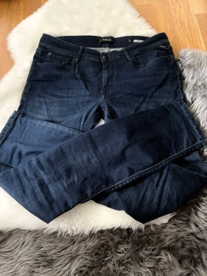 Replay Jeans - Replay Jeans i jättefint skick. W32 L32. Kontakta mig om du har några frågor 🙏