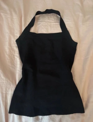 halter neck top - svart halter neck topp, passar xs/s