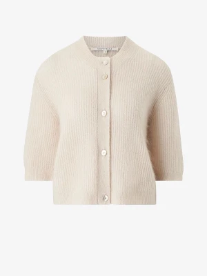 Gina Tricot kofta - Hittade ingen originalbild så den första bilden är endast en liknande tröja!! Beige kofta med korta ärmar och rund hals. Koftan har en rak passform och är endast använd 2 gånger! 