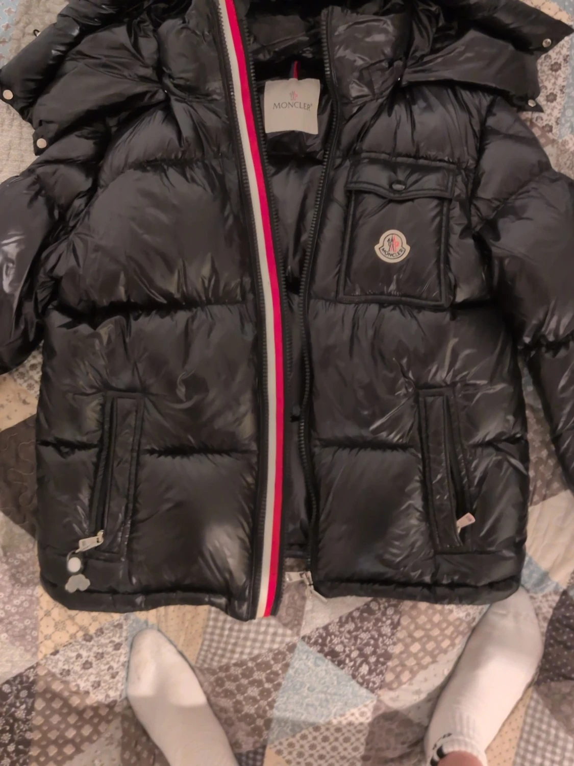 Svart dunjacka från Moncler